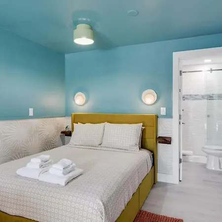 The Catalina - Upgraded Suite At Palmview Inn